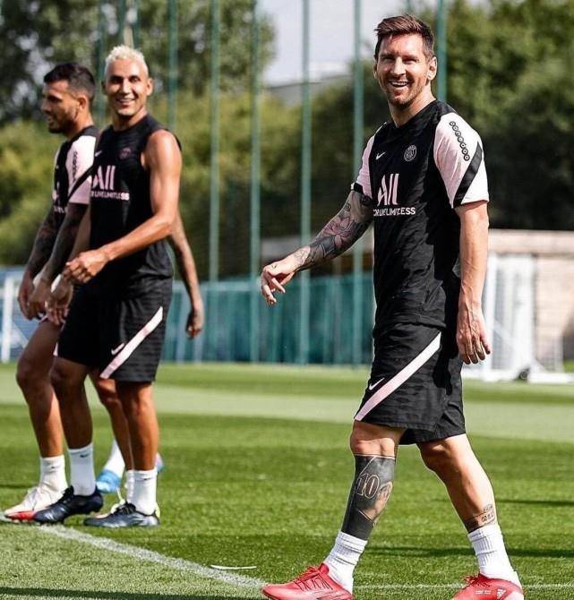 这位中场明 这位中场明